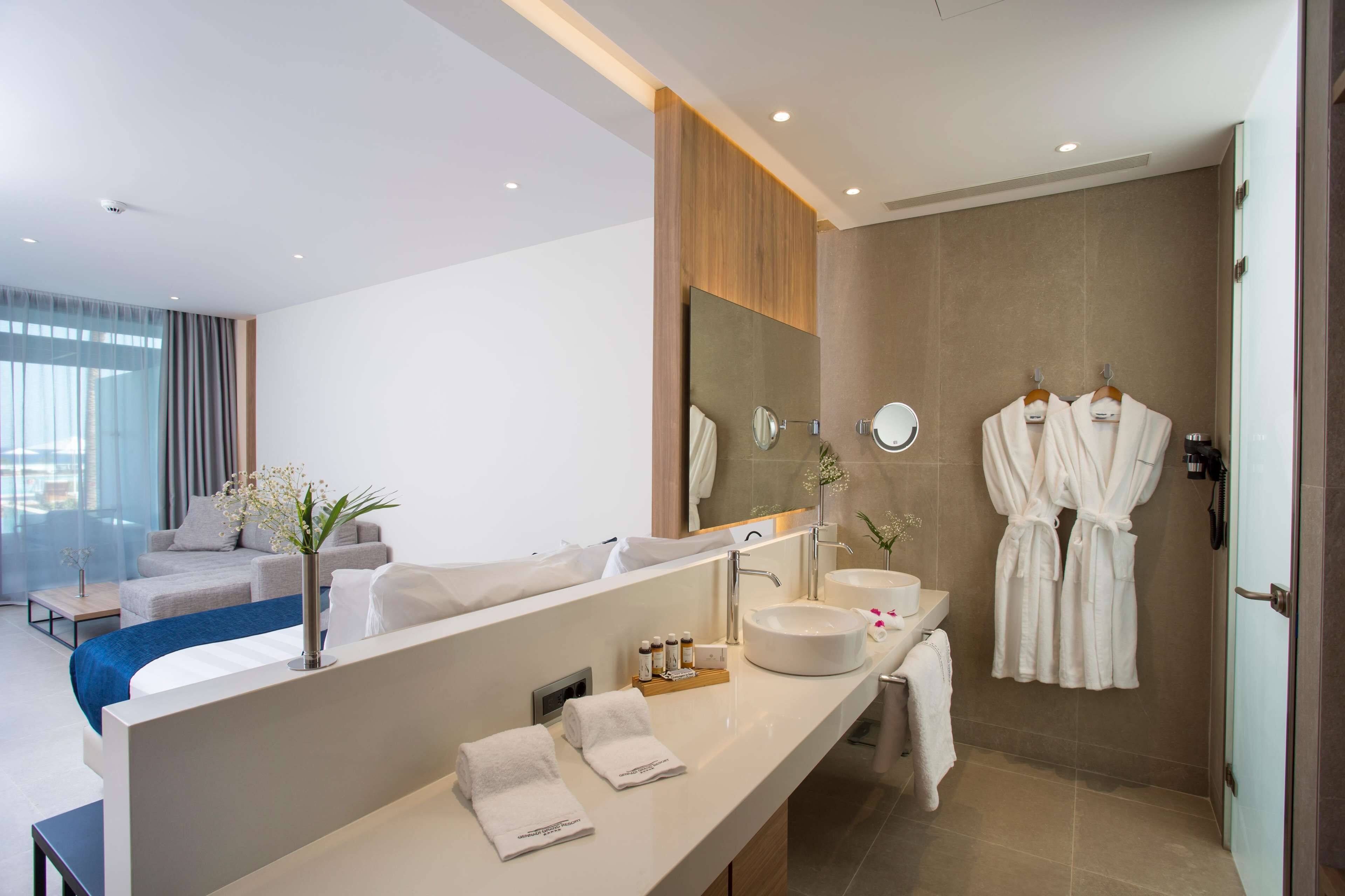 1 bedroom, minibar, in-room safe, individually decorated