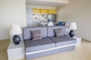 Living area - Beachfront Penthouse W/ Amazing Views (Huatulco)
