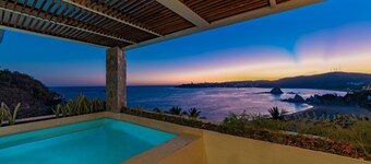 Beachfront Penthouse W/ Amazing Views