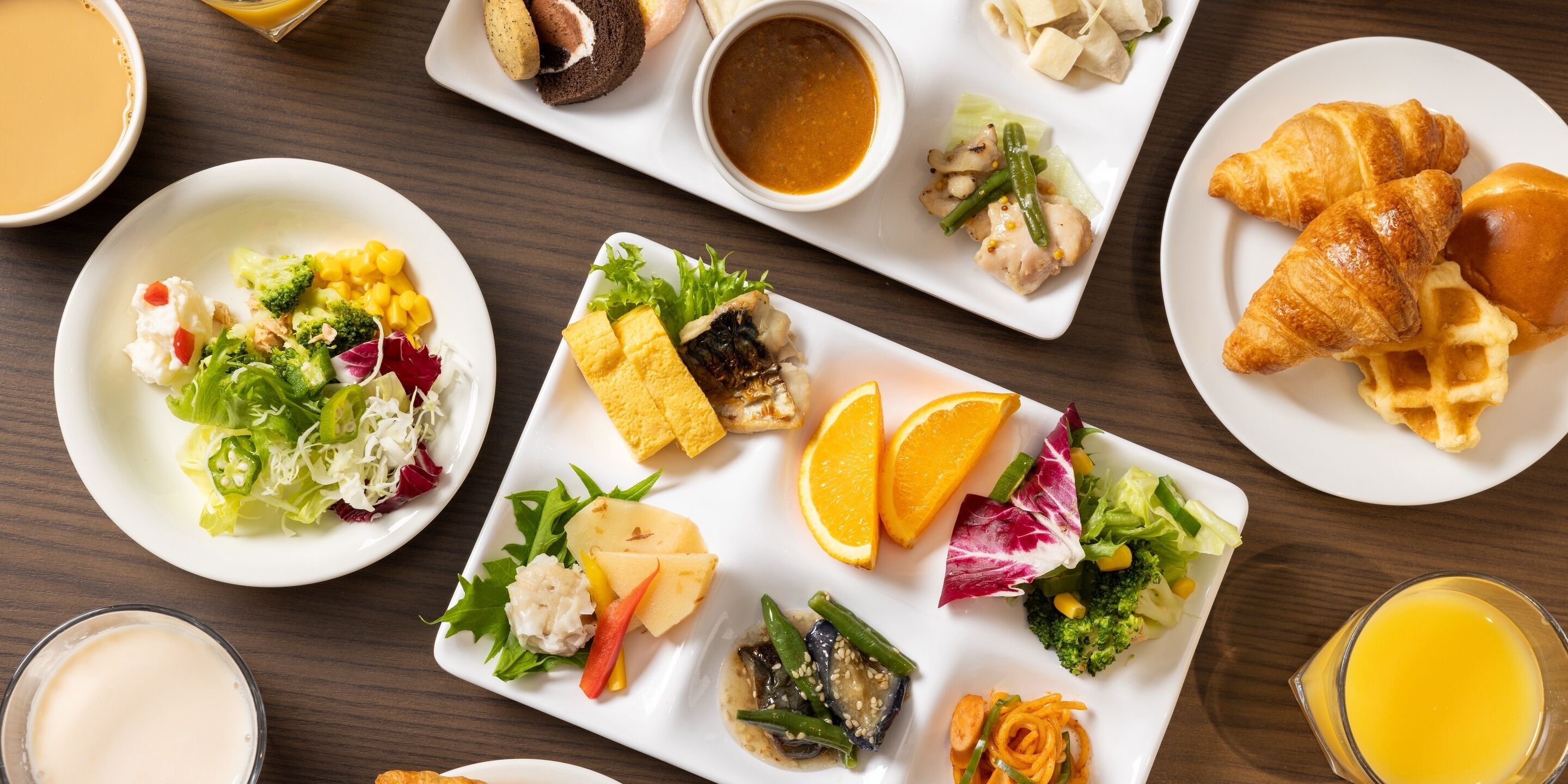 daily self-service breakfast (jpy 1800 per person)