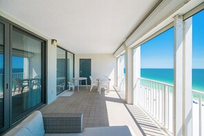 Outdoor dining - Gulf-Front Comfort at Pelican Pointe 1404 (Orange Beach)