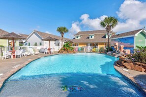 Pool - Pool, Near Beach & 4BR Family Retreat - Sailfish (Port Aransas)