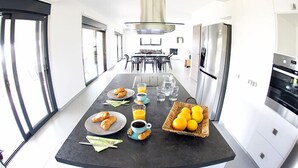 Private kitchen - Geo Boutique Villa (Trifylia)