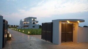 Property entrance - Geo Boutique Villa (Trifylia)
