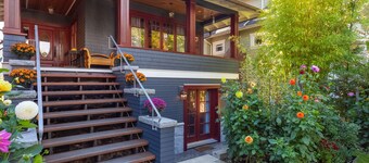 Beautiful, cozy & very clean 3BR in Posh Kitsilano, a must!