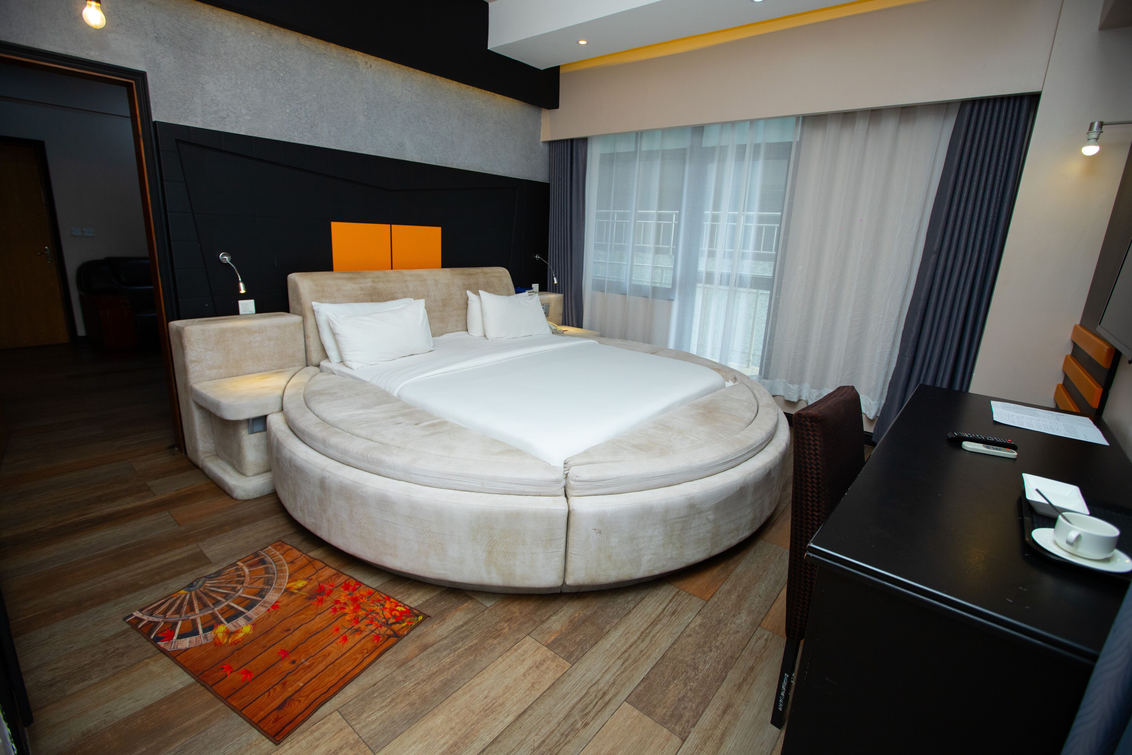 presidential suite | 1 bedroom, in-room safe, desk, soundproofing