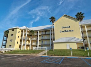 Exterior - Third Floor, Pool, Steps to Beach - Beach Haven (Port Aransas)