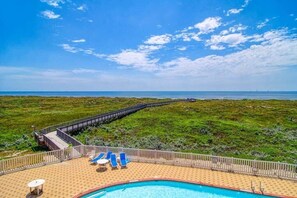 Pool - Third Floor, Pool, Steps to Beach - Beach Haven (Port Aransas)