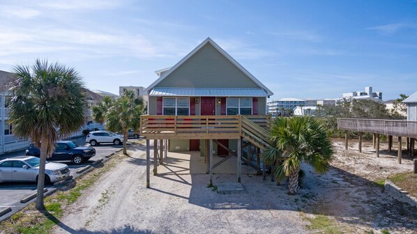 Exterior - Prime Beach/Lagoon Location!  Walk to beach and restaurants! (Gulf Shores)