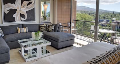 Oceanfront Condo at the Mana Kai Maui, Luxurious, Designer Remodeled