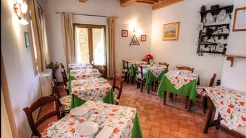 Desayuno buffet incluido todos los días 