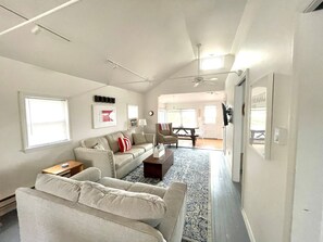 TV, DVD player