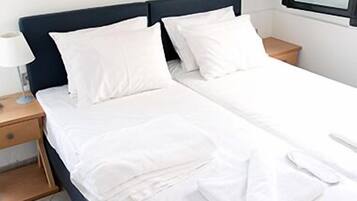 Apartment, 1 Bedroom | Iron/ironing board, free WiFi