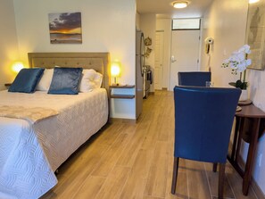 Strykejern/-brett, internettilgang og sengetøy