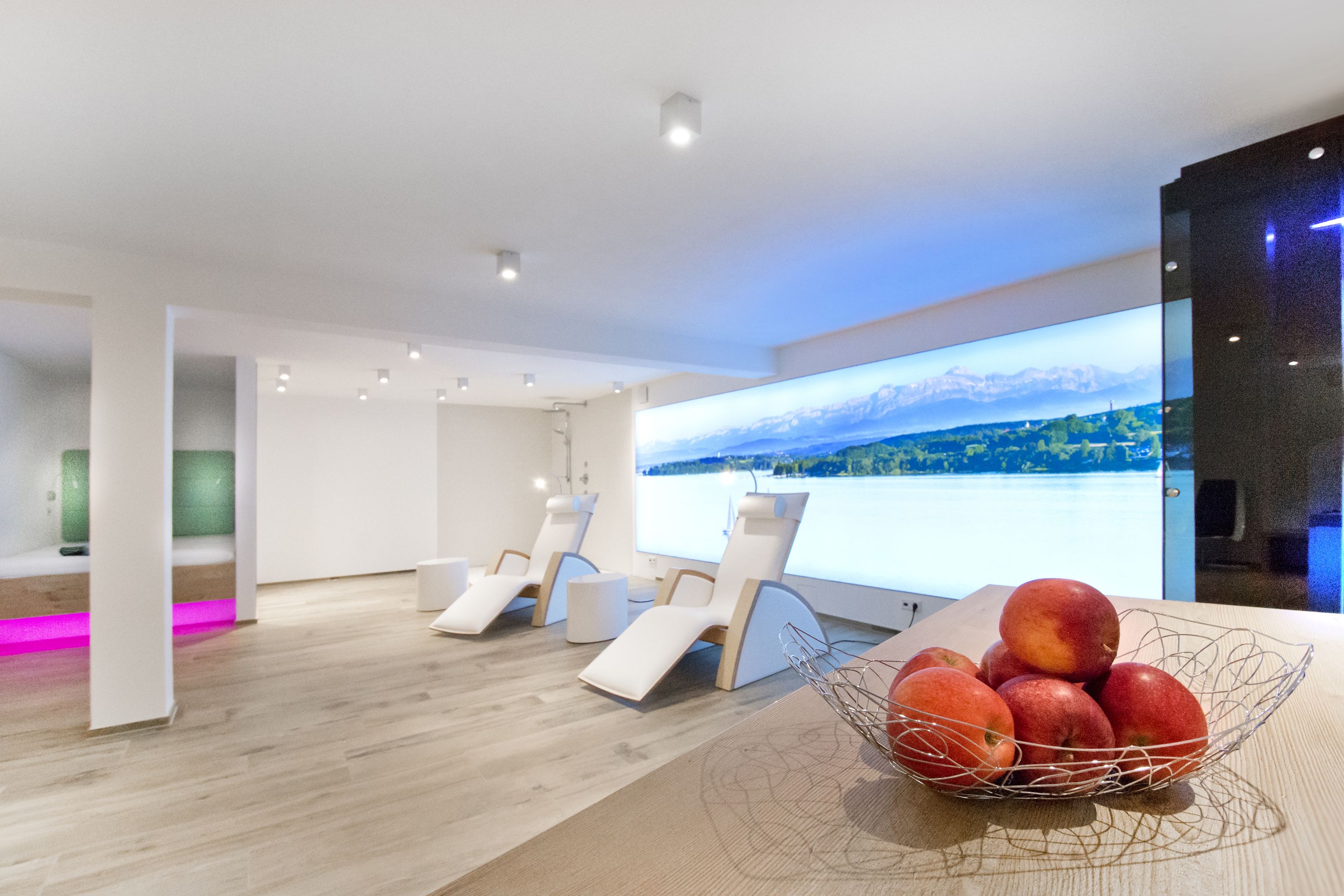 body treatments, aromatherapy, hot stone massages, deep-tissue massages