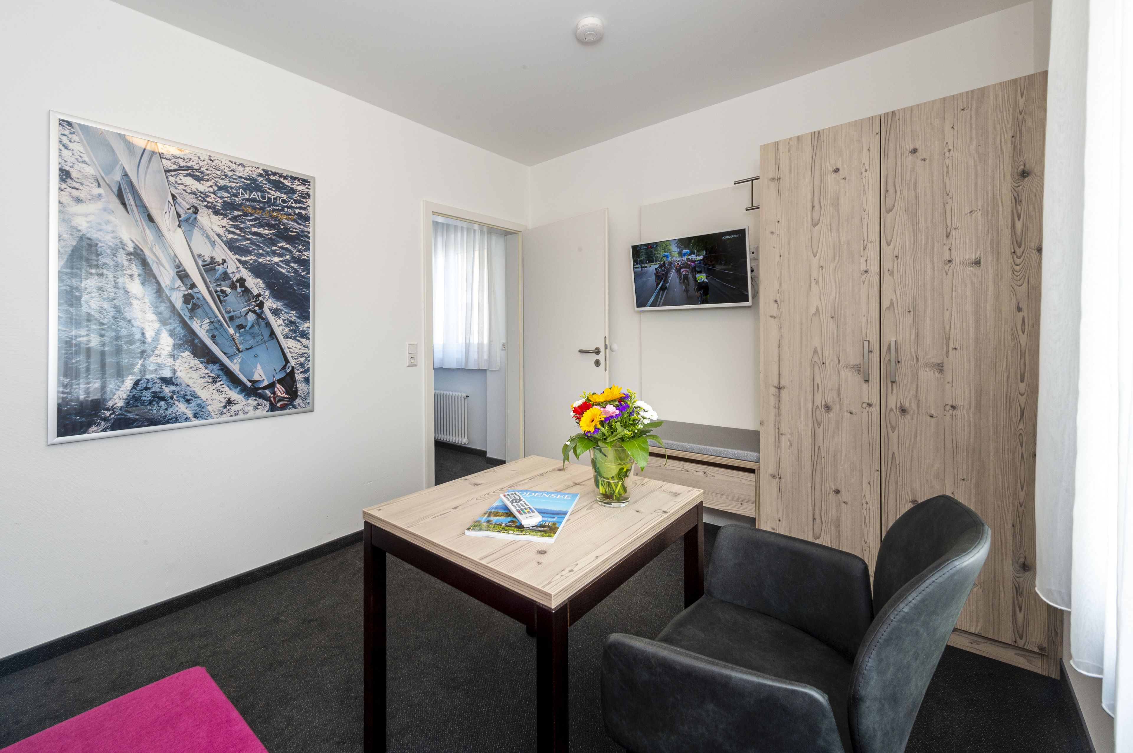 standard double room | living room | tv