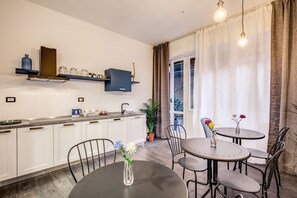 Breakfast area - AwesHome - Hanging Gardens (Pisa)