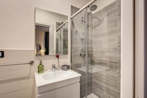 Family Room, Balcony | Bathroom | Free toiletries, hair dryer, towels