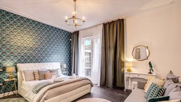 Habitación familiar, balcón | Cunas (de pago), wifi gratis, ropa de cama