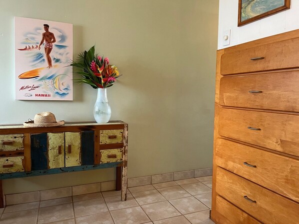Unclassified image, 1 of 23, button - Ocean front ground floor condo. HKOK 109 (Kihei)