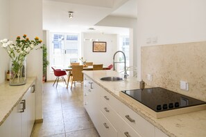 Executive Penthouse, 3 Bedrooms, Terrace | Private kitchen