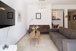 Executive Penthouse, 3 Bedrooms, Terrace | Living area