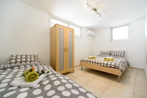 Executive Penthouse, 3 Bedrooms, Terrace | 3 bedrooms, desk, laptop workspace, blackout drapes