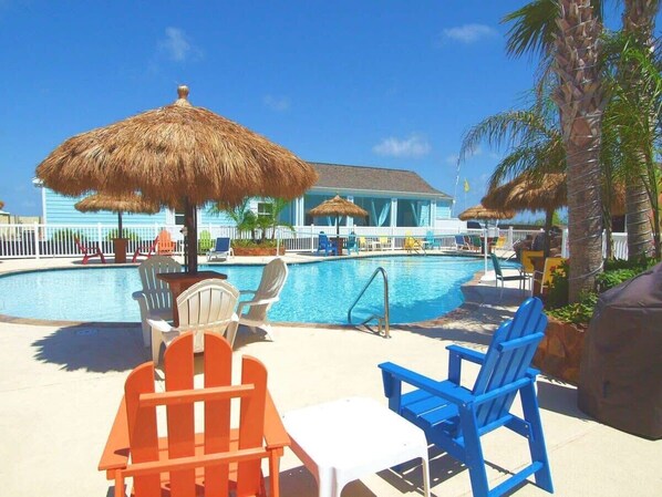 Pool - Resort Pool, Slps 9, Near Beach - Pirate’s Bounty (Port Aransas)