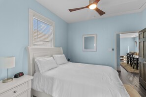 2 bedrooms, iron/ironing board, travel cot, free WiFi