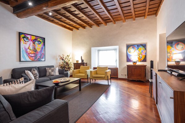 Smart TV, fireplace, DVD player, books