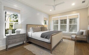 4 bedrooms, iron/ironing board, WiFi, bed sheets