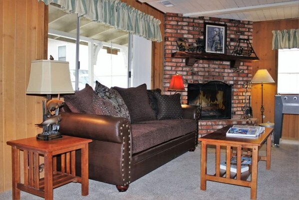 Smart TV, fireplace, table football
