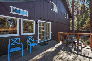 Terrace/patio - Fawn Hollow by Destination Big Bear : Spa! Pool Table! Internet! Wood Burning Fireplaces! Minutes from Bear Mtn! (Big Bear City)