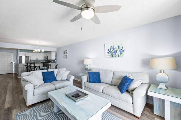 TV, DVD player, stereo - NEW RENOVATIONS!  Summer Sale!  🏖 (Destin)