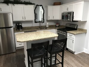 Fridge, microwave, oven, stovetop - NEWPORT INN #1 - NO CLEANING FEES!! FREE PARKING!! WALK TO GAMES AND CONCERTS!! (Newport)