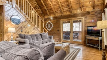 Télévision à écran plat, cheminée