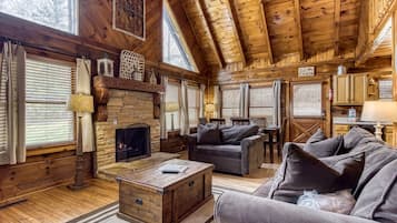 Télévision à écran plat, cheminée