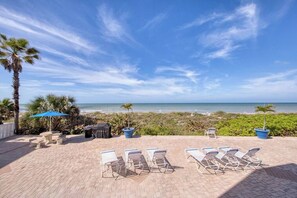 Terrace/patio - BBC110 Renovated Beachfront Condo W/Pool (Belleair Beach)