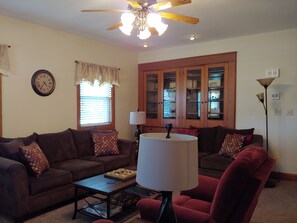 TV - Rural Retreat yet close to the sites. Cedar point*Jet Express* African Safari (Port Clinton)