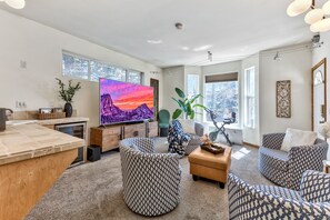 Smart TV, fireplace, video games, DVD player