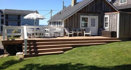 Charming Cozy Cottage w/ OceanView! Steps to Beach!!! W/ 2 large decks and WiFi!