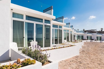 Oceanfront Villa Amor