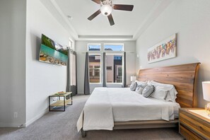 5 bedrooms, desk, iron/ironing board, travel cot