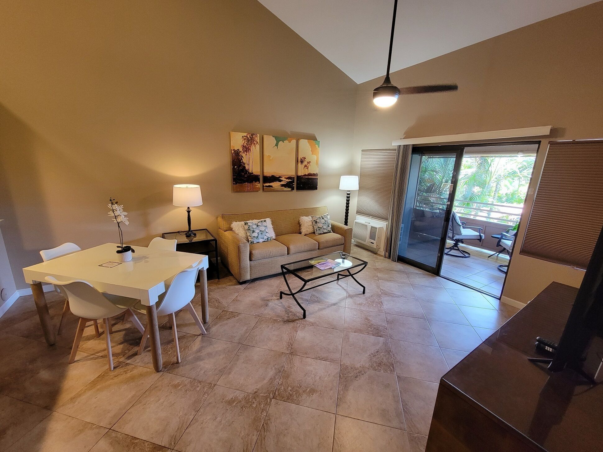 リビング エリア