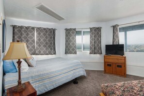 5 bedrooms, free WiFi, bed sheets