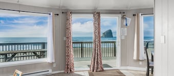 Sunset West #114 - Oceanfront hot-tub house. 5 bedrooms!