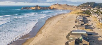 Sunset West  Oceanfront hot-tub house. 5 bedrooms!