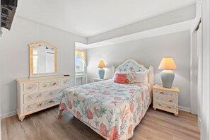 3 quartos, ferros/tábuas de passar roupa, Wi-Fi, roupa de cama