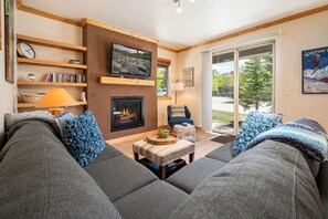 Älytelevisio, takka, DVD-soitin