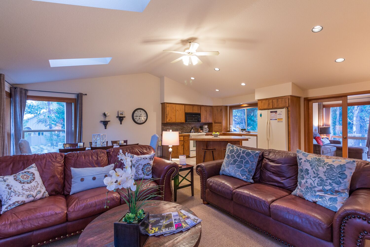Multi-Level Home with Hot Tub, Ping Pong, Foosball, A/C, Dog-Friendly - RAGE13
